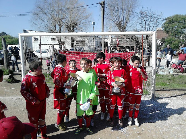 Opiniones de Cancha de Baby Futbol Club La Llama en Canelones - Campo de fútbol