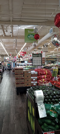 Smart & Final Extra! - Photo 4 - Car repair in Lancaster, CA, Lancaster