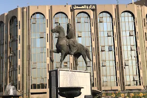 Statue of King Faisal I image