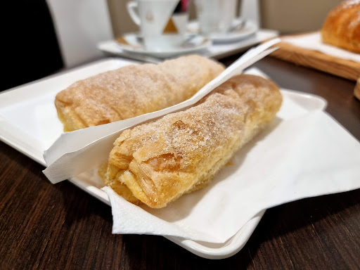Dona Estefânia - Cacém no Agualva-Cacém, Lisboa