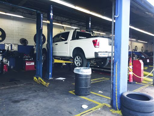 Auto Parts Store «Pep Boys Auto Parts & Service», reviews and photos, 17050 NW 57th Ave, Hialeah, FL 33015, USA