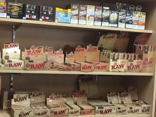 Tobacco Shop «Azeus Smoke & Vape Shop», reviews and photos, 2475 Blanding Blvd #4, Middleburg, FL 32068, USA