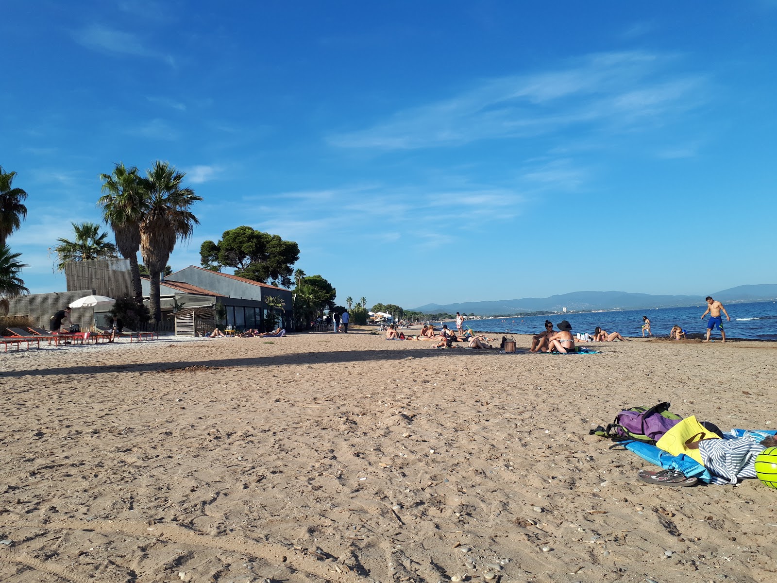 Belturon beach'in fotoğrafı - rahatlamayı sevenler arasında popüler bir yer