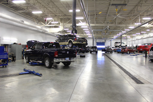 Car Dealer «Davis-Moore Chrysler Dodge Jeep Ram», reviews and photos, 7675 E Kellogg Dr, Wichita, KS 67207, USA