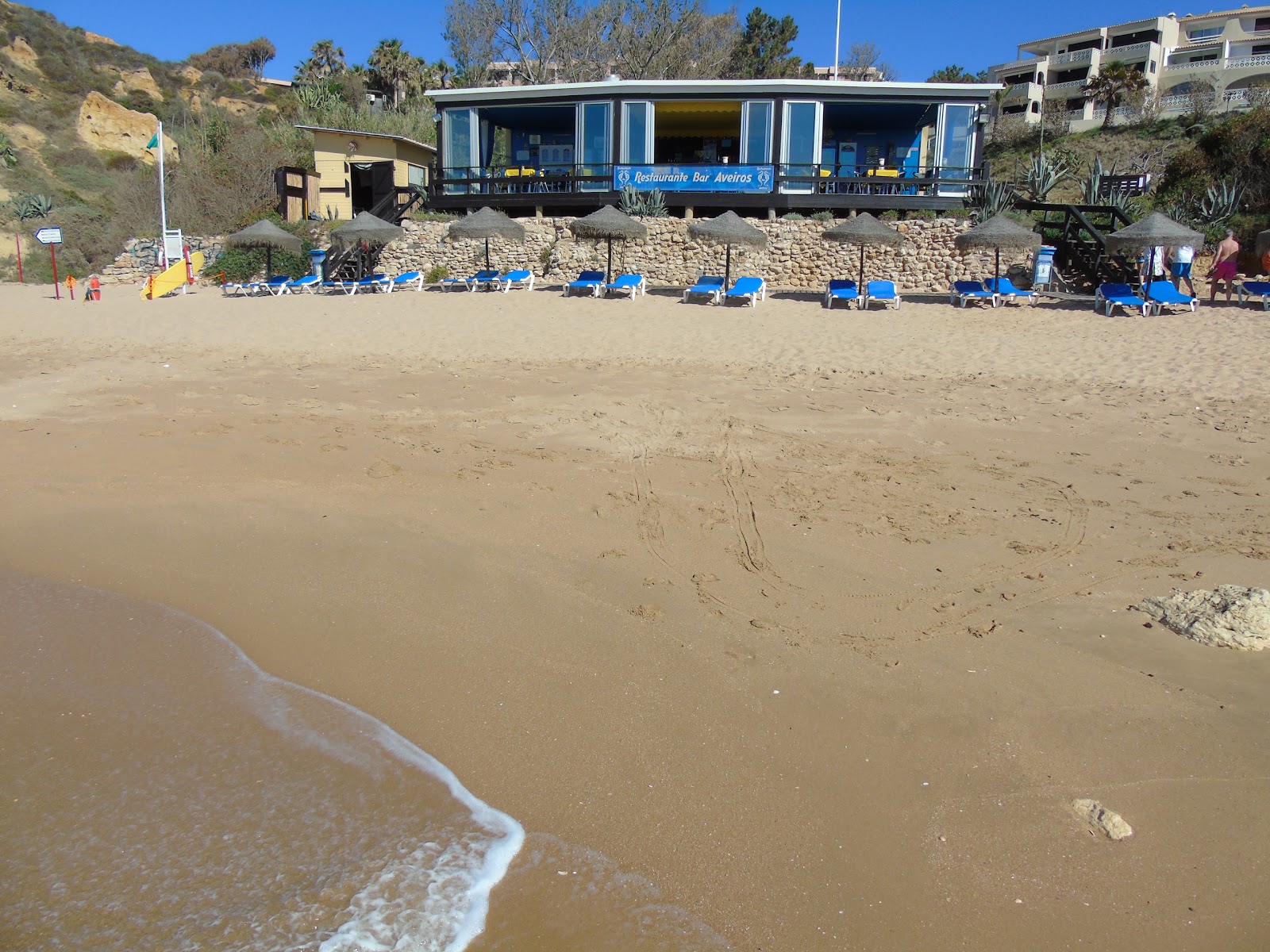 Φωτογραφία του Praia dos Aveiros και η εγκατάσταση