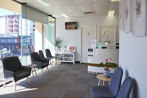 Dr Farhadi's Dental Clinic - Dentist Indooroopilly image