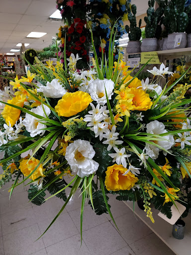 Home Goods Store «Trees n Trends - Bowling Green, KY», reviews and photos, 1555 Campbell Ln, Bowling Green, KY 42104, USA