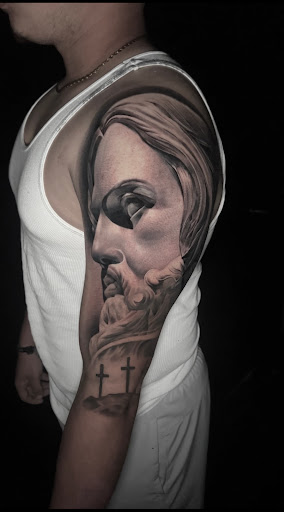 Explore hand skull tattoo ideas, creative tattoo ideas in Fayetteville, available at Best ink 910