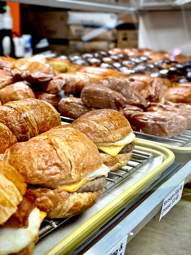 Donut Shop «Clifton Donut Shop», reviews and photos, 2317 Brownsboro Rd, Louisville, KY 40206, USA