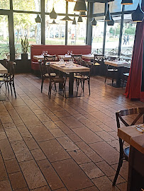 Atmosphère du Restaurant français Brasserie a 4 Temps à Carcassonne - n°2