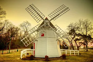 Yorktown Windmill image