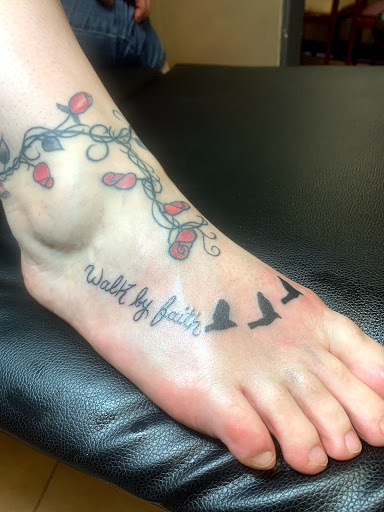 Tattoo Shop «Cross Roads Tattoo and Piercing», reviews and photos, 2070 Texas Ave, Bridge City, TX 77611, USA