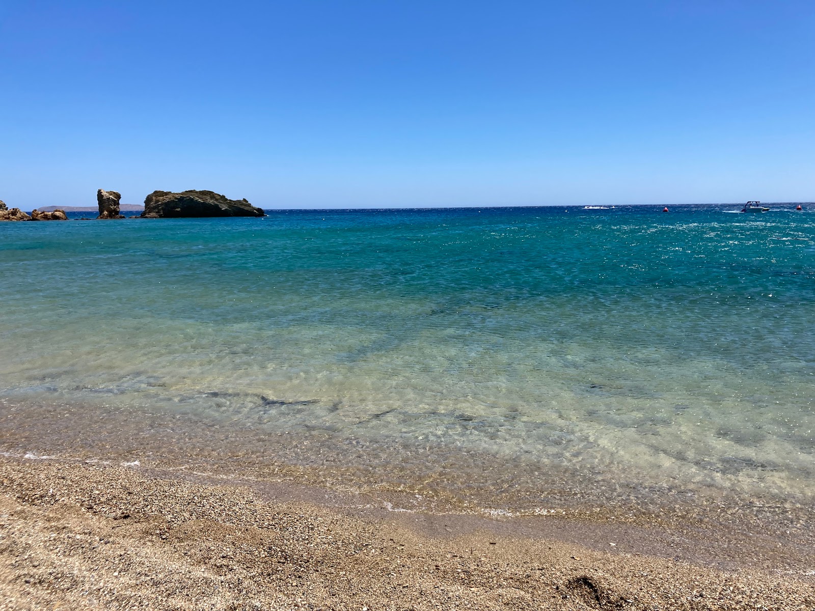Vai Plajı'in fotoğrafı - tatil için iyi evcil hayvan dostu nokta