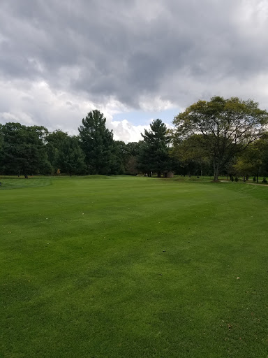 Golf Driving Range «Painesville Country Club», reviews and photos, 84 Golf Dr, Painesville, OH 44077, USA