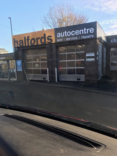 Halfords Autocentre Newcastle (Scotswood) - Auto repair shop