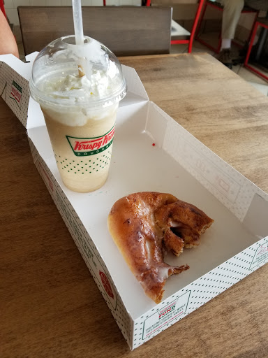 Donut Shop «Krispy Kreme», reviews and photos, 2401 Battleground Ave, Greensboro, NC 27408, USA