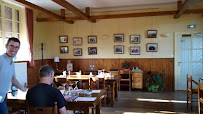 Atmosphère du Restaurant Auberge du Château Logis à Saint-Rémy-de-Blot - n°12