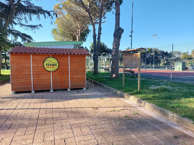 ASD Tennis Zollino Via Montello, 66, 73010 Zollino LE, Italia
