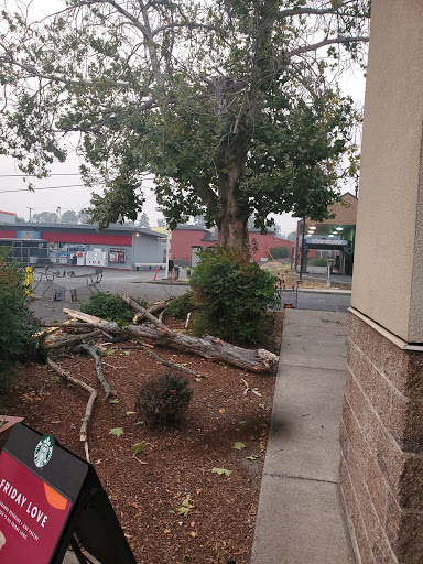 Grocery Store «Safeway», reviews and photos, 95 82nd Dr, Gladstone, OR 97027, USA