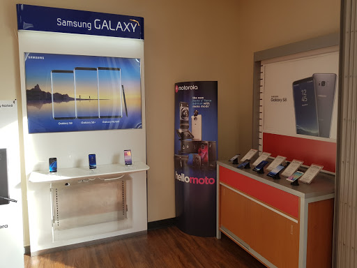 Cell Phone Store «Verizon Authorized Retailer - A Wireless», reviews and photos, 285 E 5th St c, Long Beach, CA 90802, USA