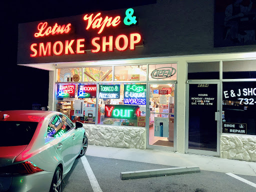 Tobacco Shop «Lotus Smoke Shop», reviews and photos, 4396 Tamiami Trail N, Naples, FL 34103, USA
