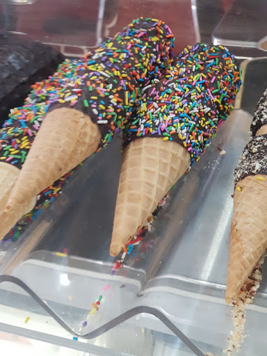 Ice Cream Shop «Babes Ice Cream & Dessert», reviews and photos, 2264 S Kinnickinnic Ave, Milwaukee, WI 53207, USA