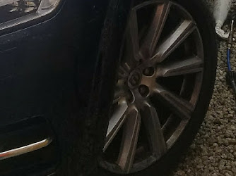 Mobile tyres 24 hour puncture repair
