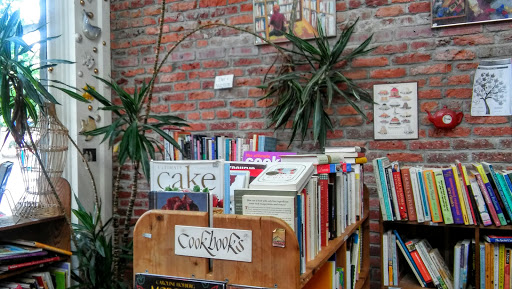 Used Book Store «Booklegger», reviews and photos, 402 2nd St, Eureka, CA 95501, USA