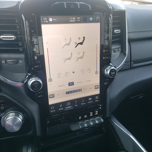 Car Dealer «Lone Star Chrysler Dodge Jeep Ram», reviews and photos, 8811 I-35, San Antonio, TX 78211, USA