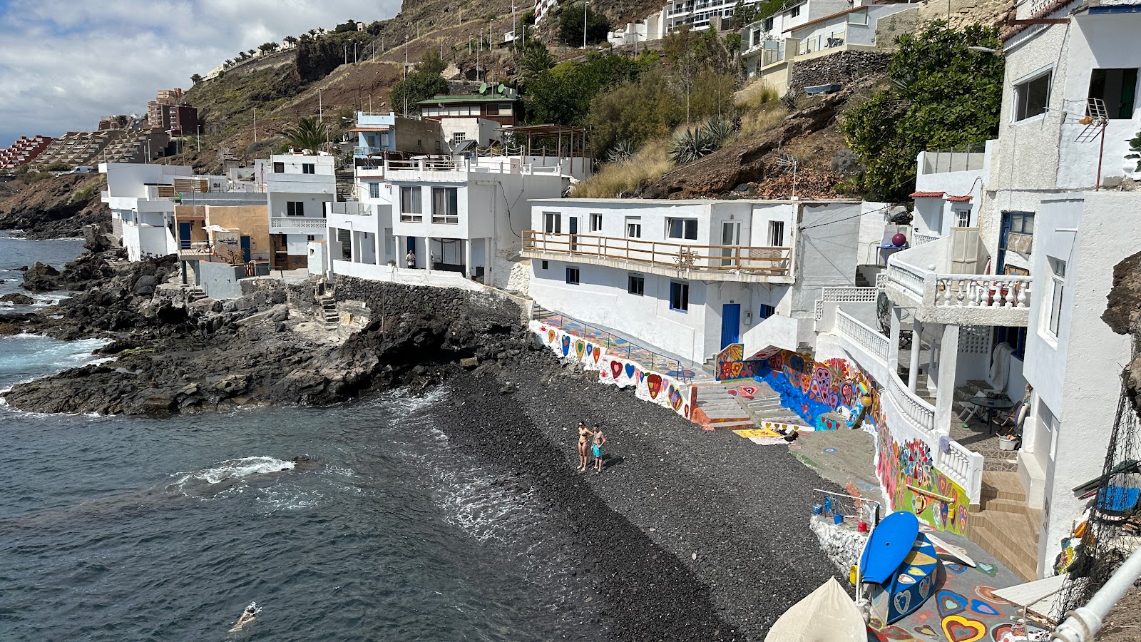 Foto von Playa de Berruguete mit graue kiesel Oberfläche
