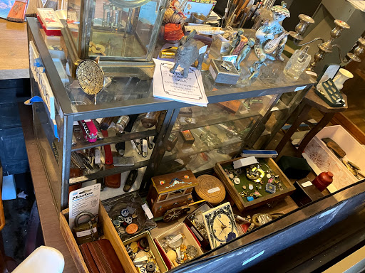 Used Furniture Store «Junk Shop», reviews and photos, 181 Albany Turnpike, Canton, CT 06019, USA