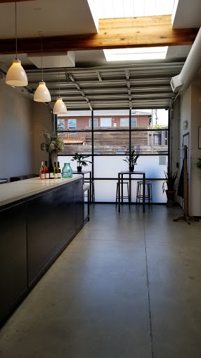 Wine Store «Oakland Yard Wine Shop», reviews and photos, 420 40th St, Oakland, CA 94609, USA