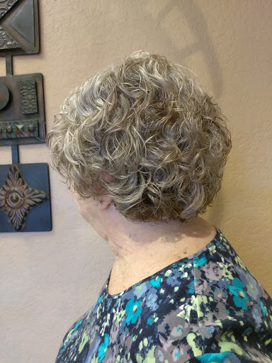 Beauty Salon «Studio 78 Unisex Hair Salon and Beauty Suites», reviews and photos, 1780 S Nova Rd #10&11, South Daytona, FL 32119, USA