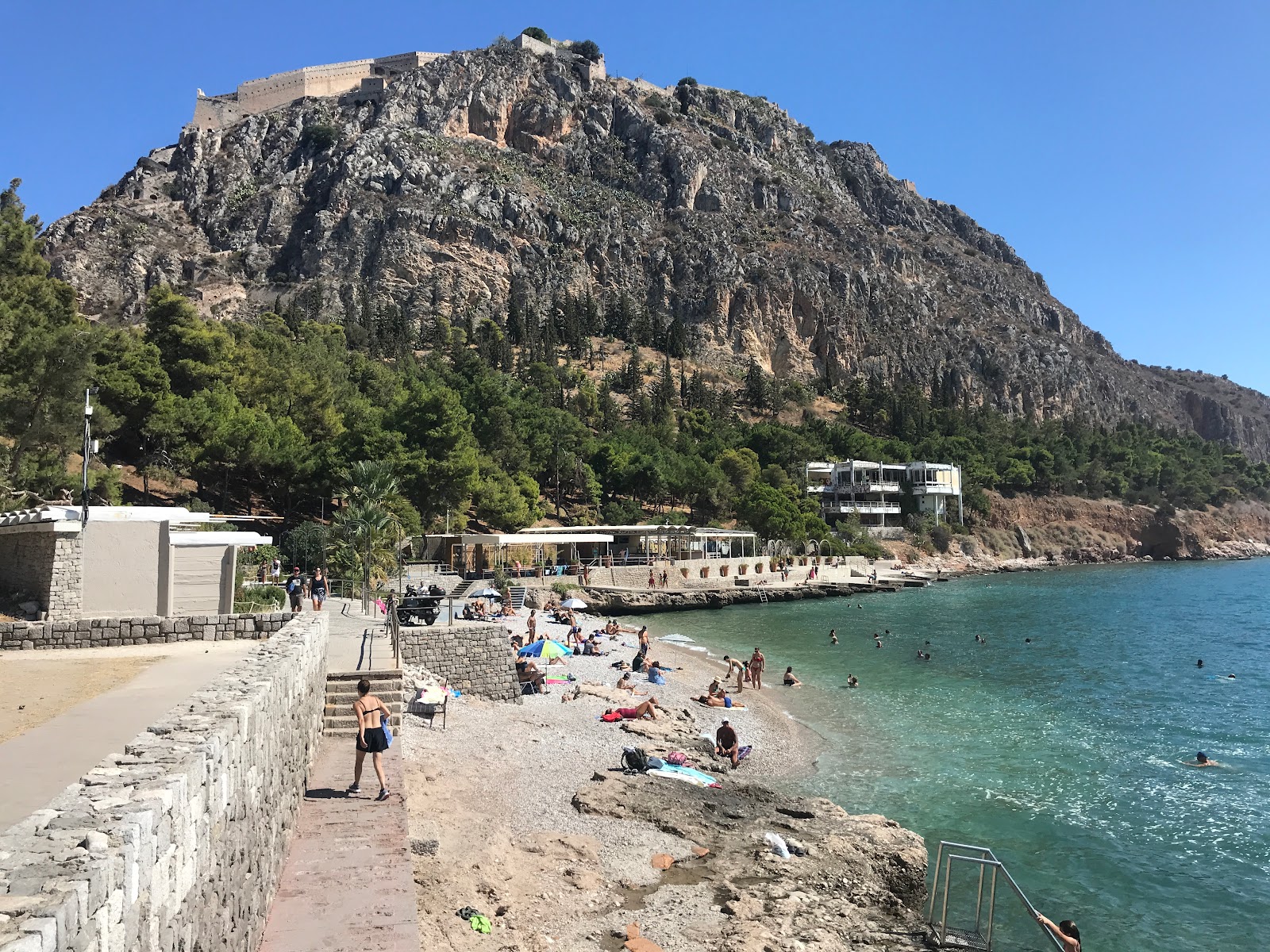 Foto von Paralia Arvanitias mit sehr sauber Sauberkeitsgrad