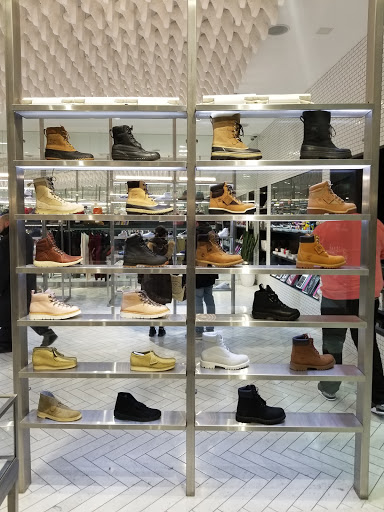 Clothing Store «Kith Brooklyn», reviews and photos, 233 Flatbush Ave, Brooklyn, NY 11217, USA