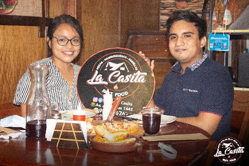 LA CASITA Pizzas, Parrillas y Más