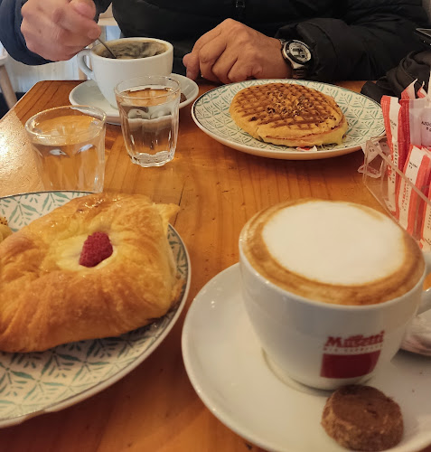 Opiniones de Café Canela Patisserie en Villarrica - Cafetería