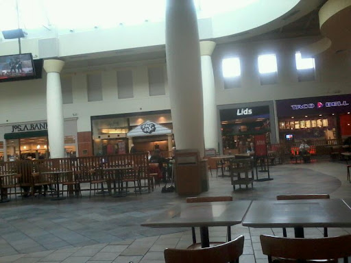 Shopping Mall «Summit Mall», reviews and photos, 3265 W Market St, Fairlawn, OH 44333, USA