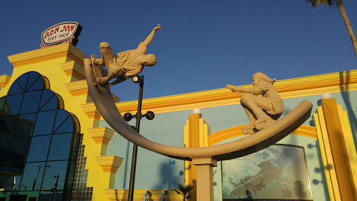 Clothing Store «Ron Jon Surf Shop», reviews and photos, 4151 N Atlantic Ave, Cocoa Beach, FL 32931, USA