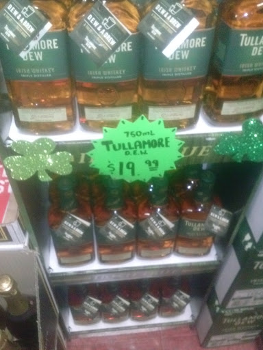 Liquor Store «Grand & Western Armanetti Fine Wines & Liquors», reviews and photos, 515 N Western Ave, Chicago, IL 60612, USA