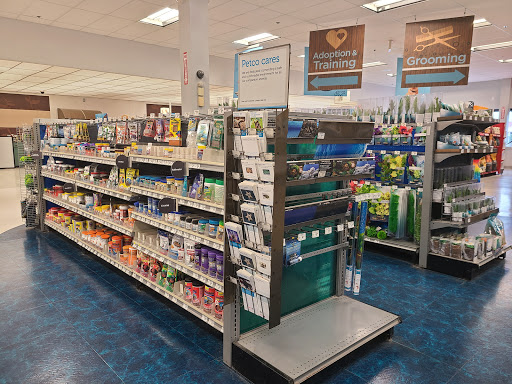 Pet Supply Store «Petco Animal Supplies», reviews and photos, 5027 Monroe St, Toledo, OH 43623, USA