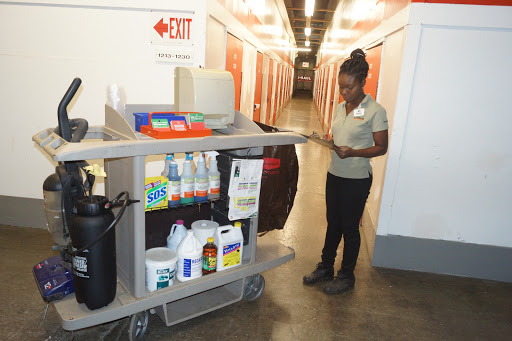 Truck Rental Agency «U-Haul Moving & Storage at Capitol Ave», reviews and photos, 755 Capitol Ave, Hartford, CT 06106, USA