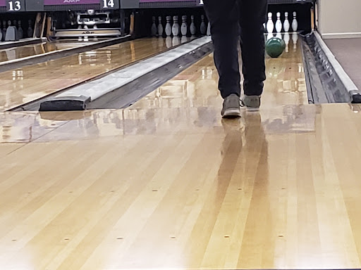 Bowling Alley «Poplar Creek Bowl», reviews and photos, 2354 W Higgins Rd, Hoffman Estates, IL 60169, USA