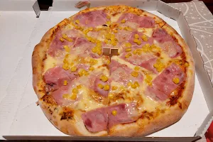 ZZ pizza image