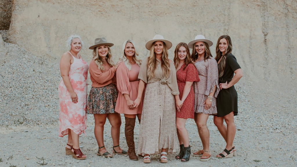 Fringe Salon & Boutique 65775