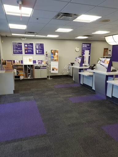Shipping and Mailing Service «FedEx Ship Center», reviews and photos, 5101 W Waters Ave, Tampa, FL 33634, USA