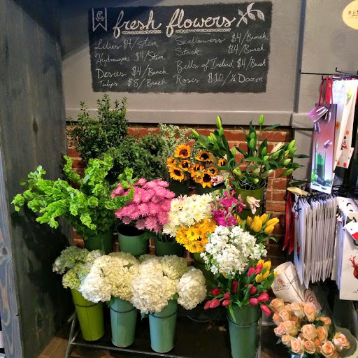 Wine Bar «The Carriage Wine and Market», reviews and photos, 121 E Mobile St, Florence, AL 35630, USA