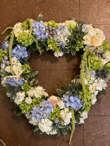 Florist «Guilford White House Florist», reviews and photos, 966 Boston Post Rd, Guilford, CT 06437, USA