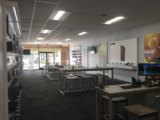 Cell Phone Store «GoWireless Verizon Authorized Retailer», reviews and photos, 3360 S Bristol St, Santa Ana, CA 92704, USA