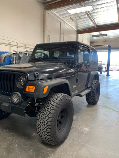 Auto Body Shop «AUTOWORLD Collision Center», reviews and photos, 27967 Beale Ct, Valencia, CA 91355, USA